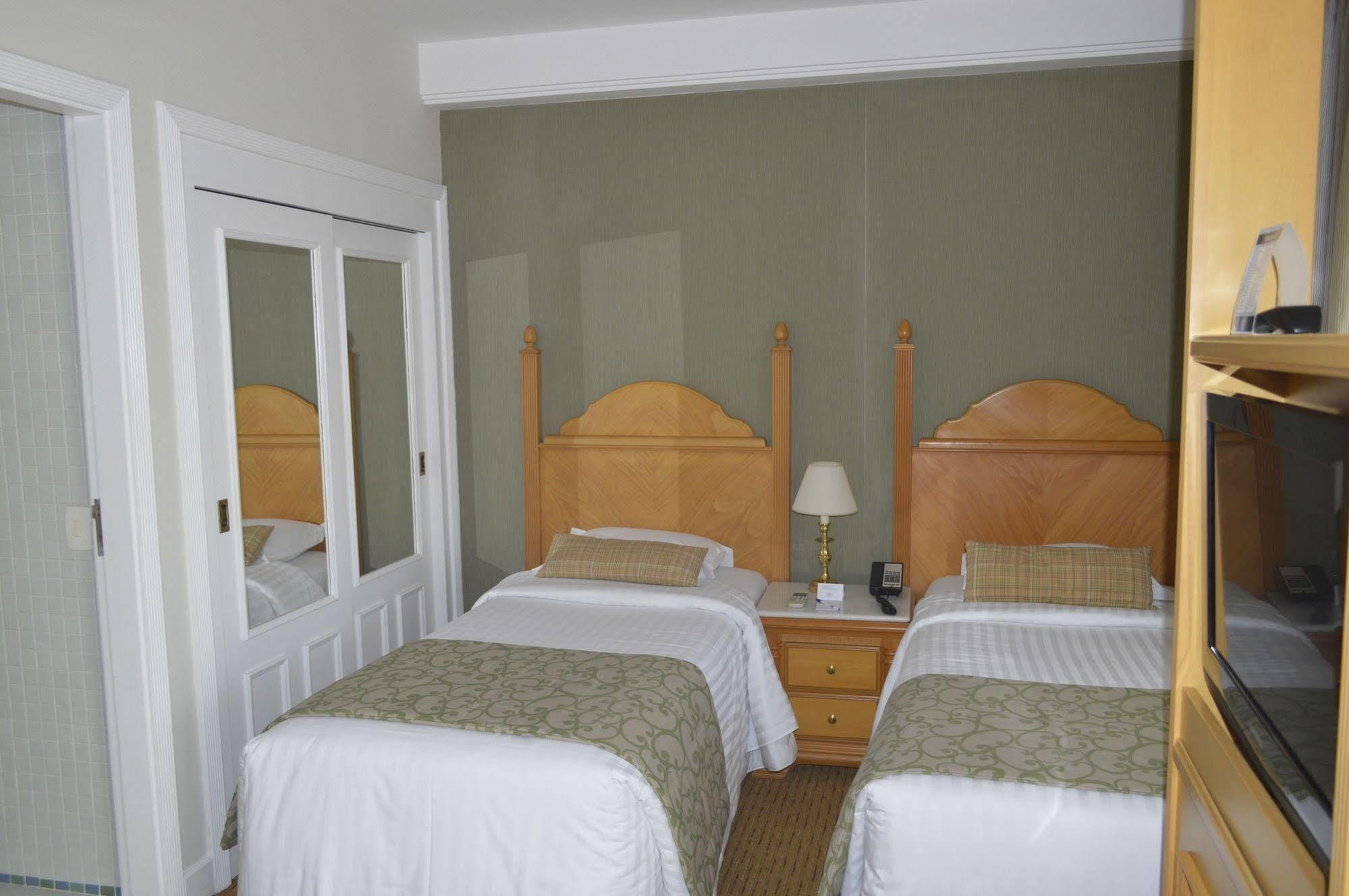 Estanplaza Ibirapuera Hotel เซาเปาโล ภายนอก รูปภาพ